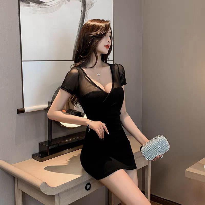显瘦连衣裙女春秋