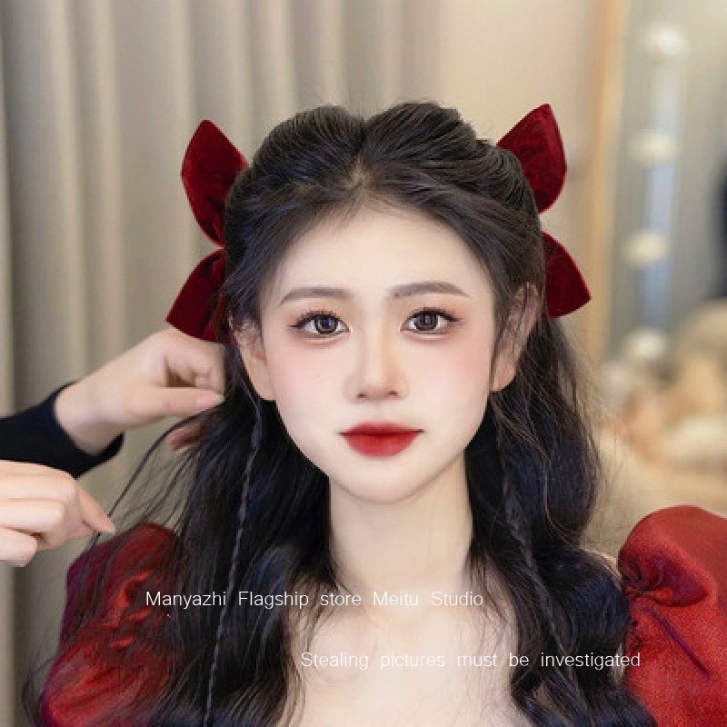 红色蝴蝶结发饰结婚