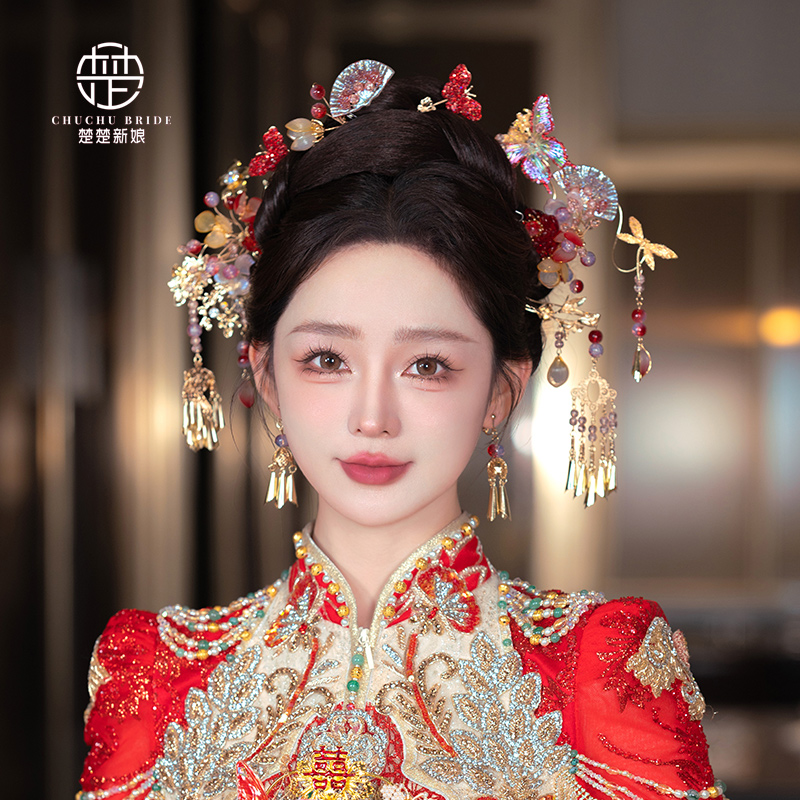 红色蝴蝶结发饰结婚