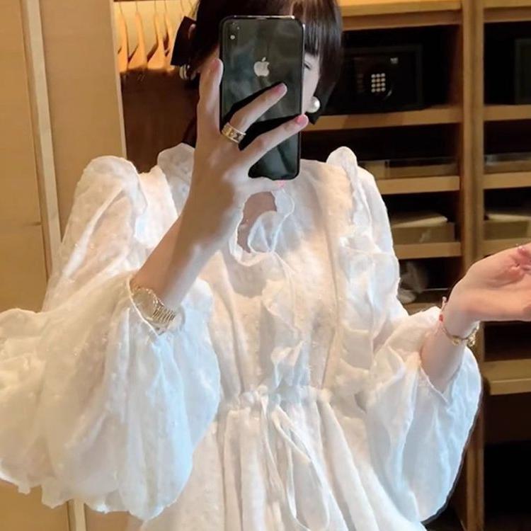 荷叶边上衣女泡泡袖