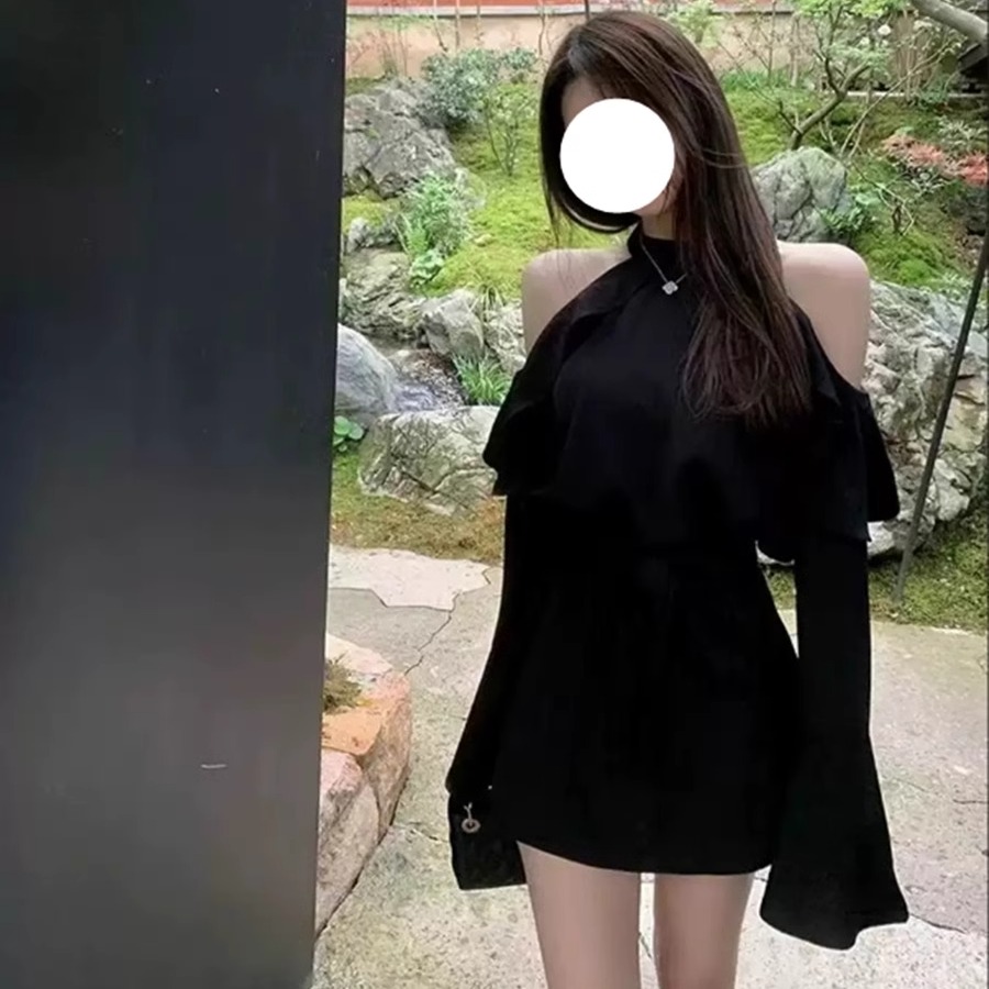 喇叭袖荷叶边连衣裙