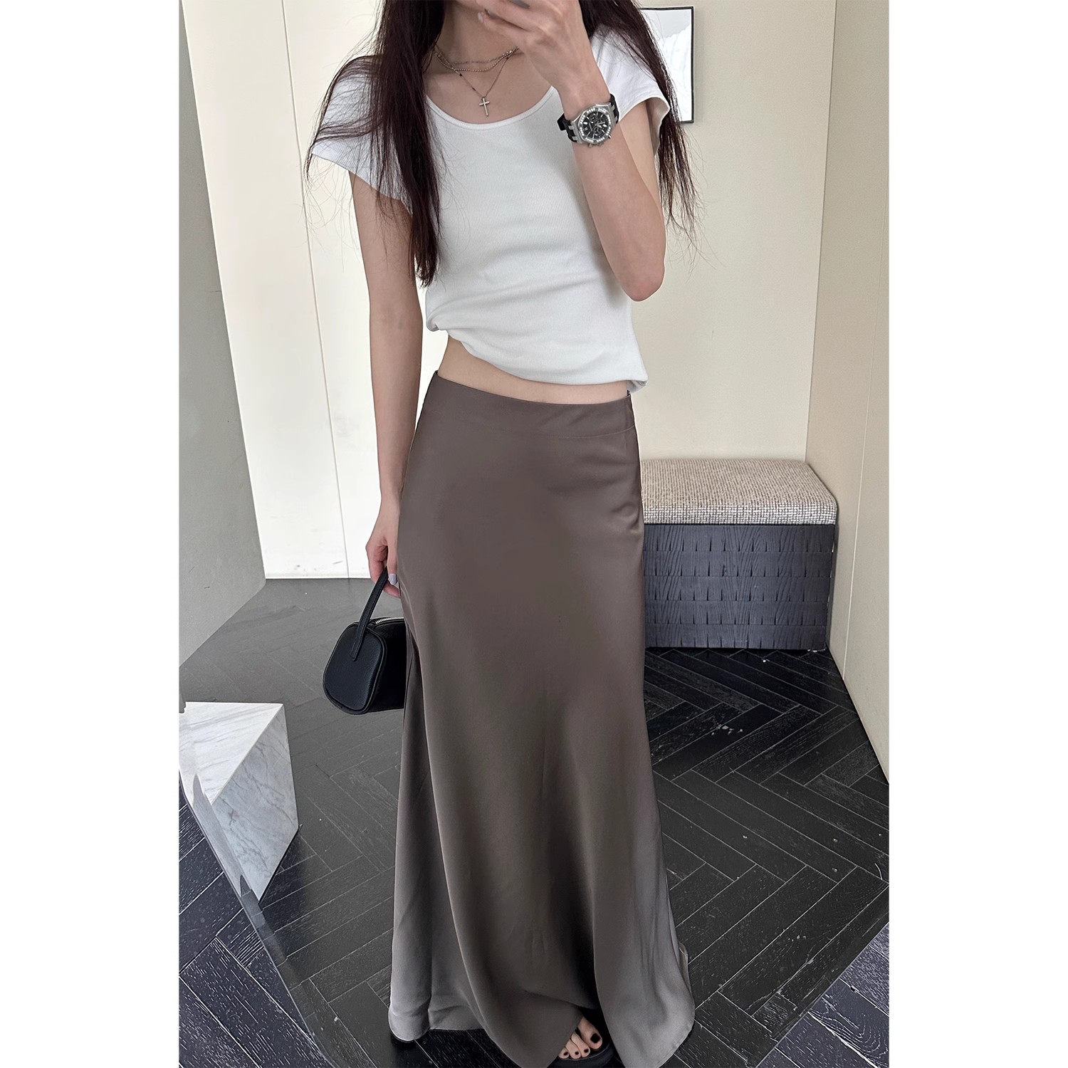 半身裙女