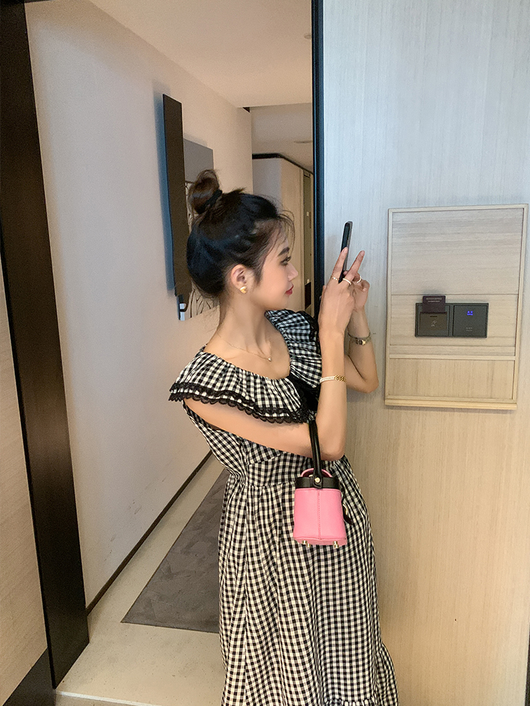 荷叶袖连衣裙孕妇