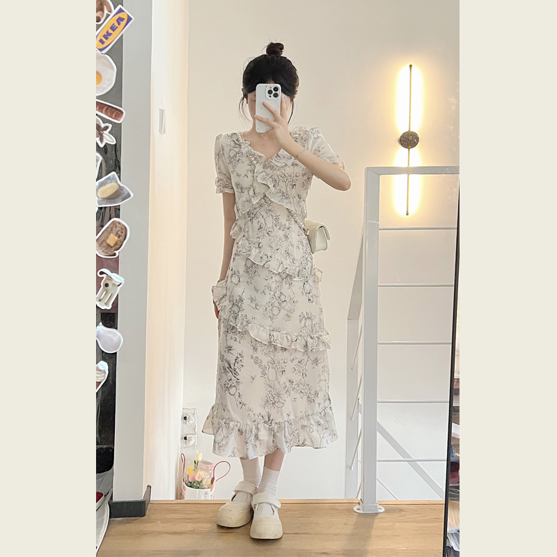 小个子连衣裙荷叶袖
