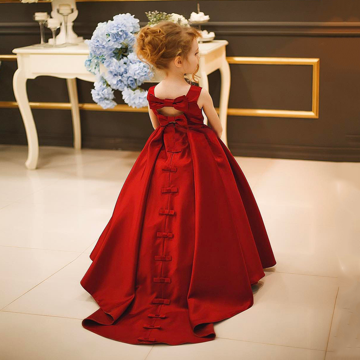 红色公主裙女童高端礼服