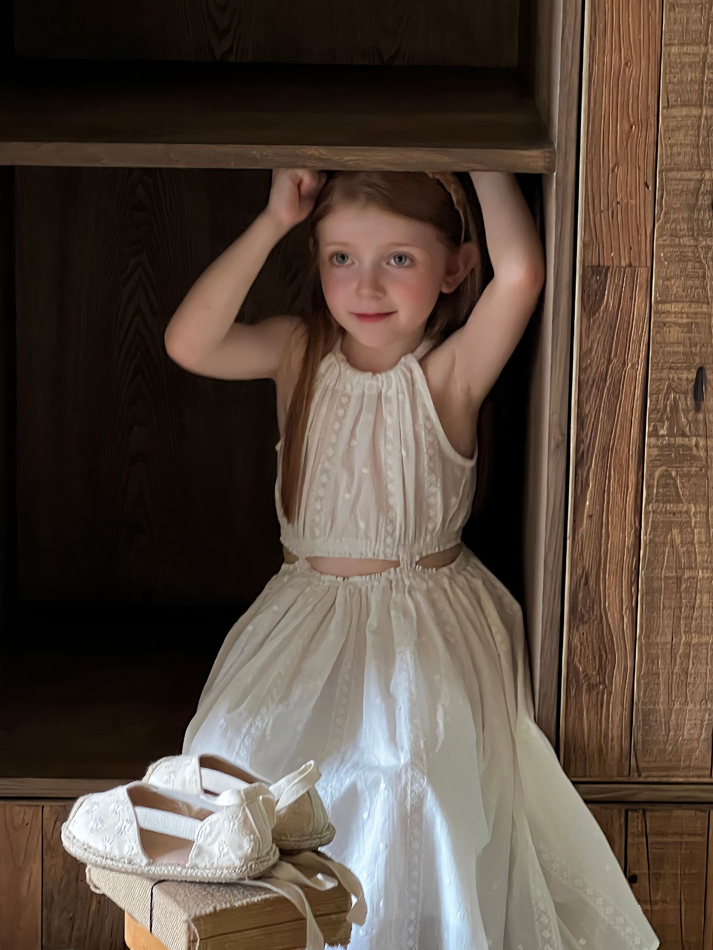 儿童白色夏季连衣裙