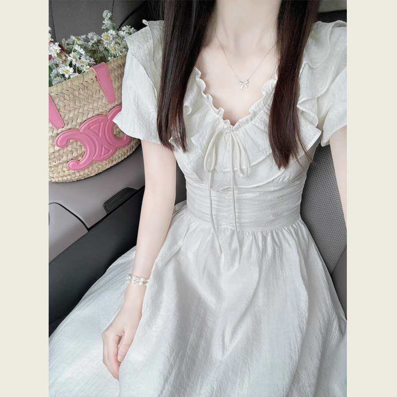 小个子荷叶袖连衣裙