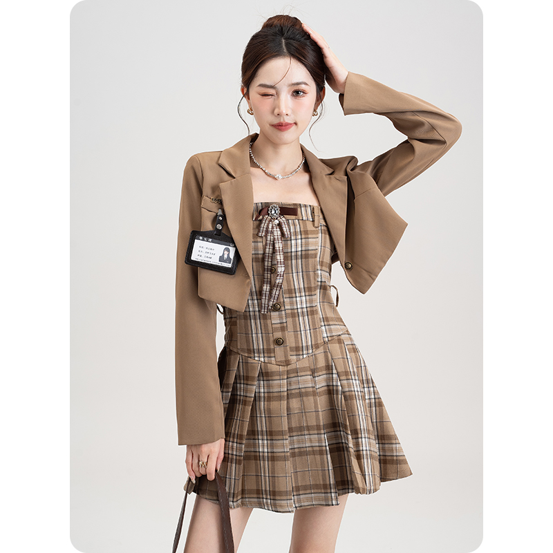 格纹西装套装女