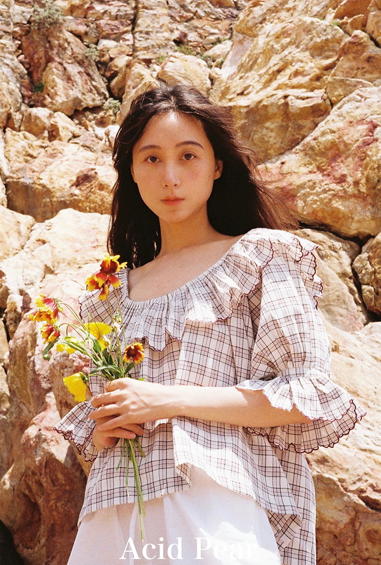 女士荷叶袖上衣